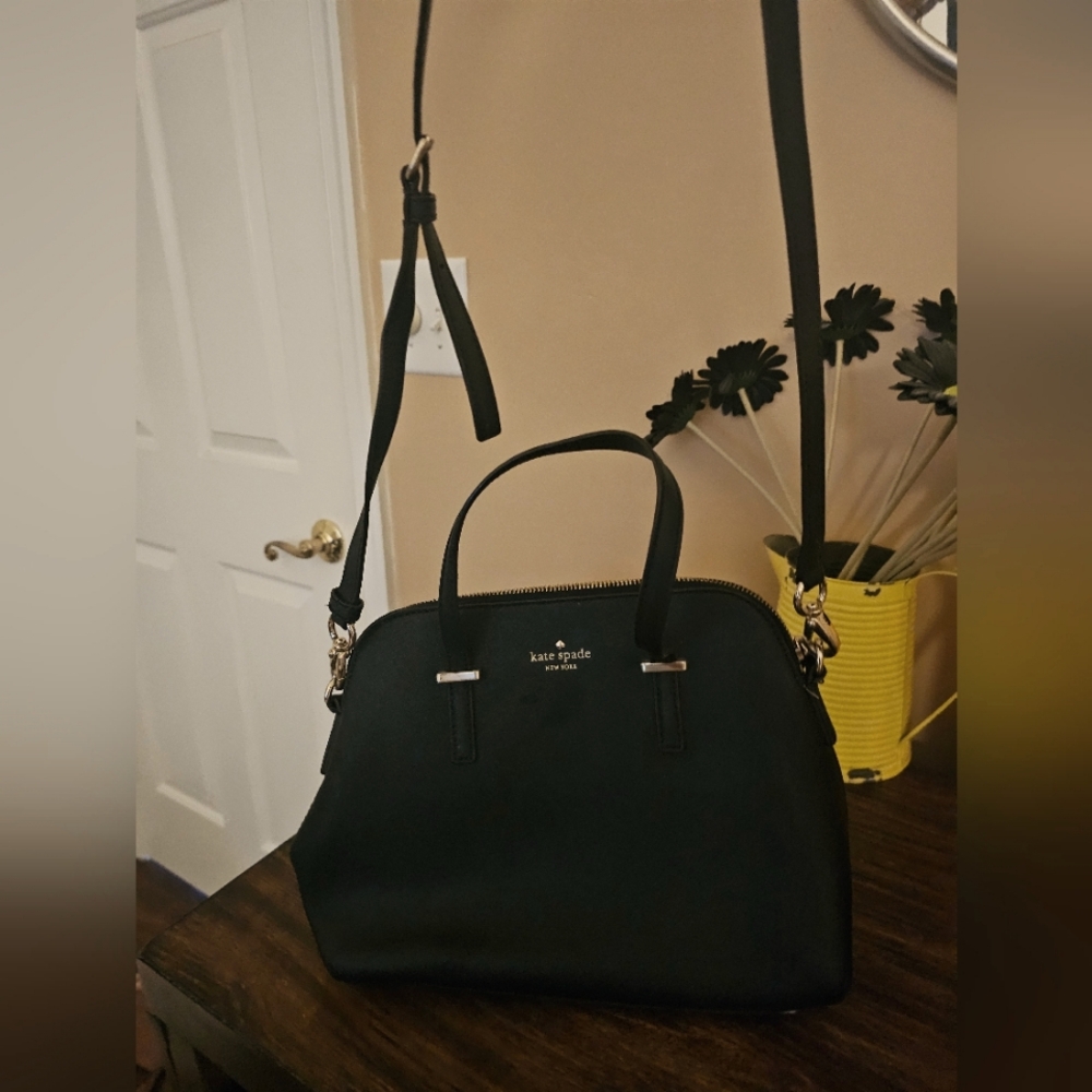 Black Kate Spade purse